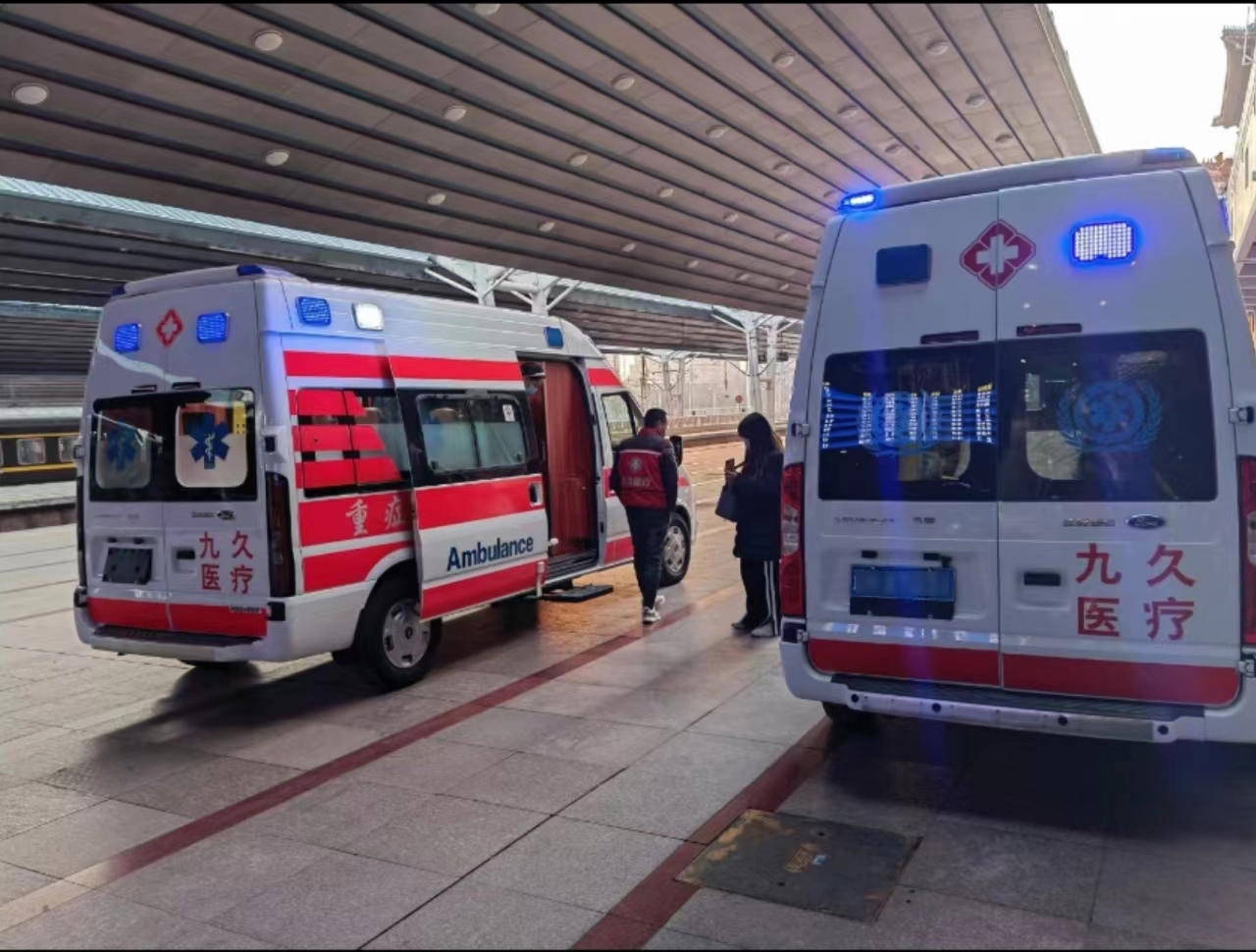 阿瓦提县救护车长途转运